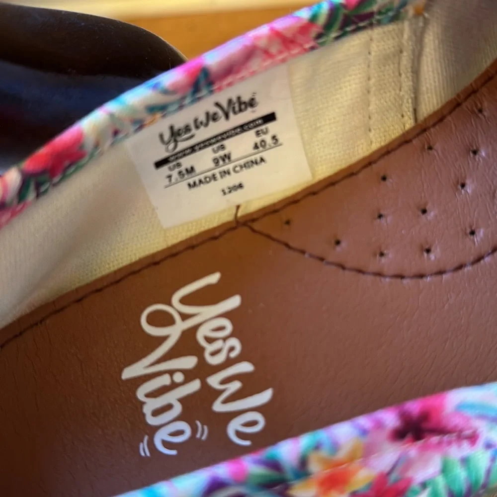 Brand new Yes We Vibe canvas espadrilles in purple/floral pattern - Picture 7 of 7